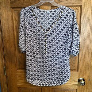 Like New V Neck Pullover Top, Size Large